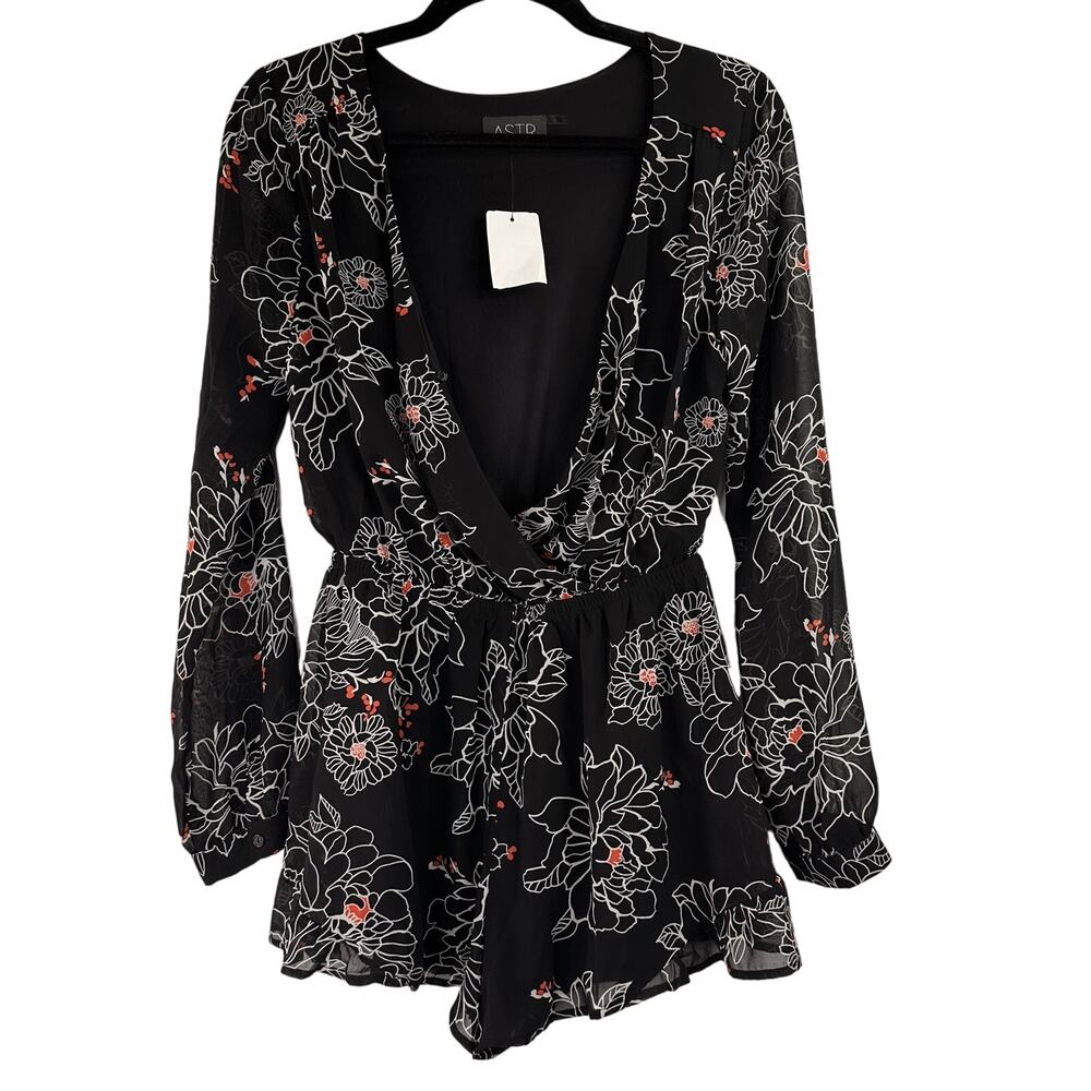 ASTR Black Rust Floral Long Sleeve Romper New with Tags Size Small